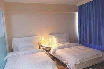 Urumqi Jingu Hotel Bagian luar foto